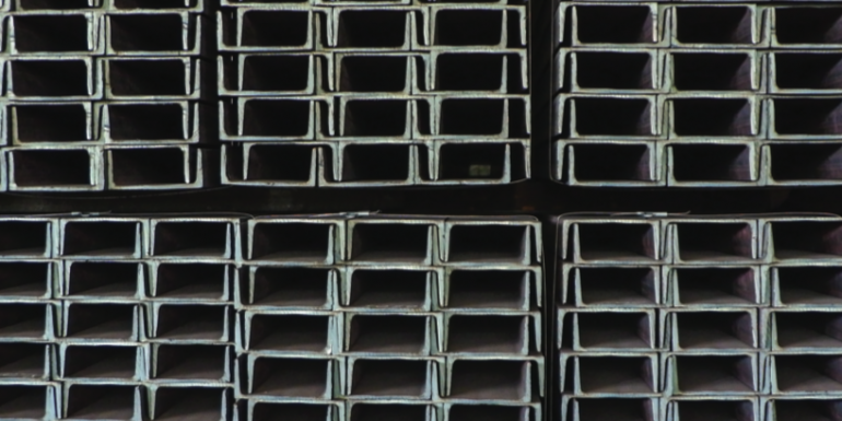 thep-hinh-chu-u-770×441 (1)